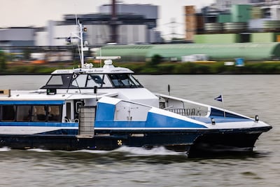 Zuid-Holland snoeit in Waterbusnetwerk, twee lijnen blijven varen vanwege brugrenovaties