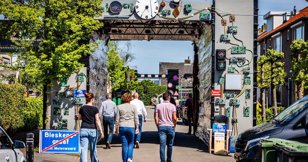 Bleskensgraaf tovert parkeerplaatsen om in campings en zandstranden: ‘Het sociale gevoel straalt erv