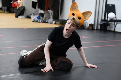 Enschedese première familieopera ‘Het Sluwe Vosje’ met Laetitia Gerards en groot kinderkoor