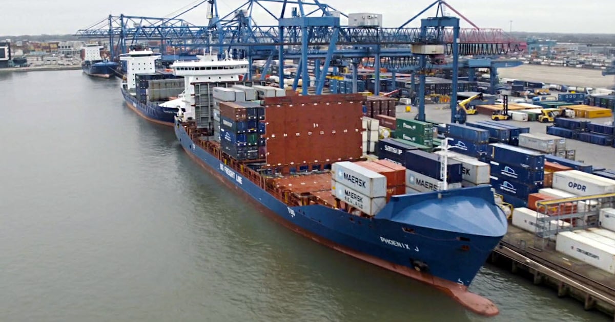 Steinweg verkoopt containerterminal RST aan Britse en Amerikaanse ...