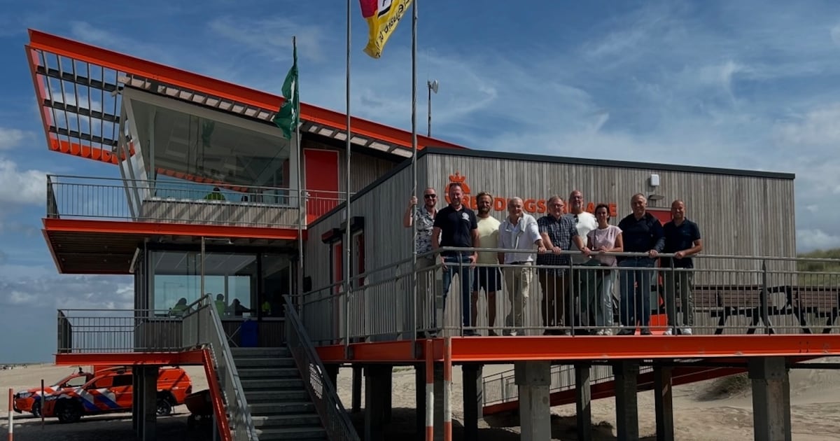 buitenlandse-interesse-in-gloednieuwe-reddingspost-op-strand-van