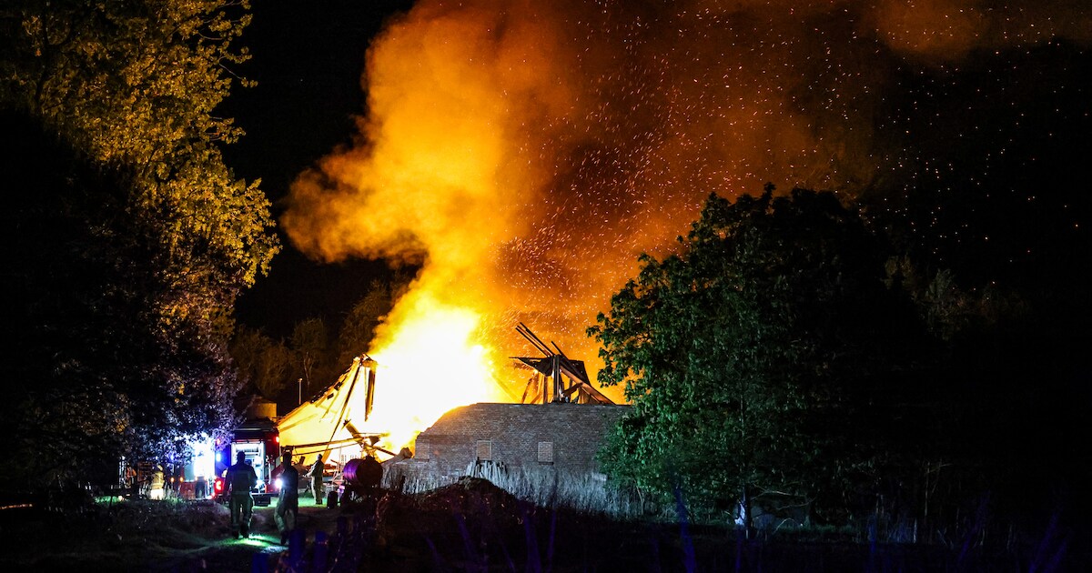 Brand bij een agrarisch bedrijf op Verlengde Scheperweg in Klazienaveen