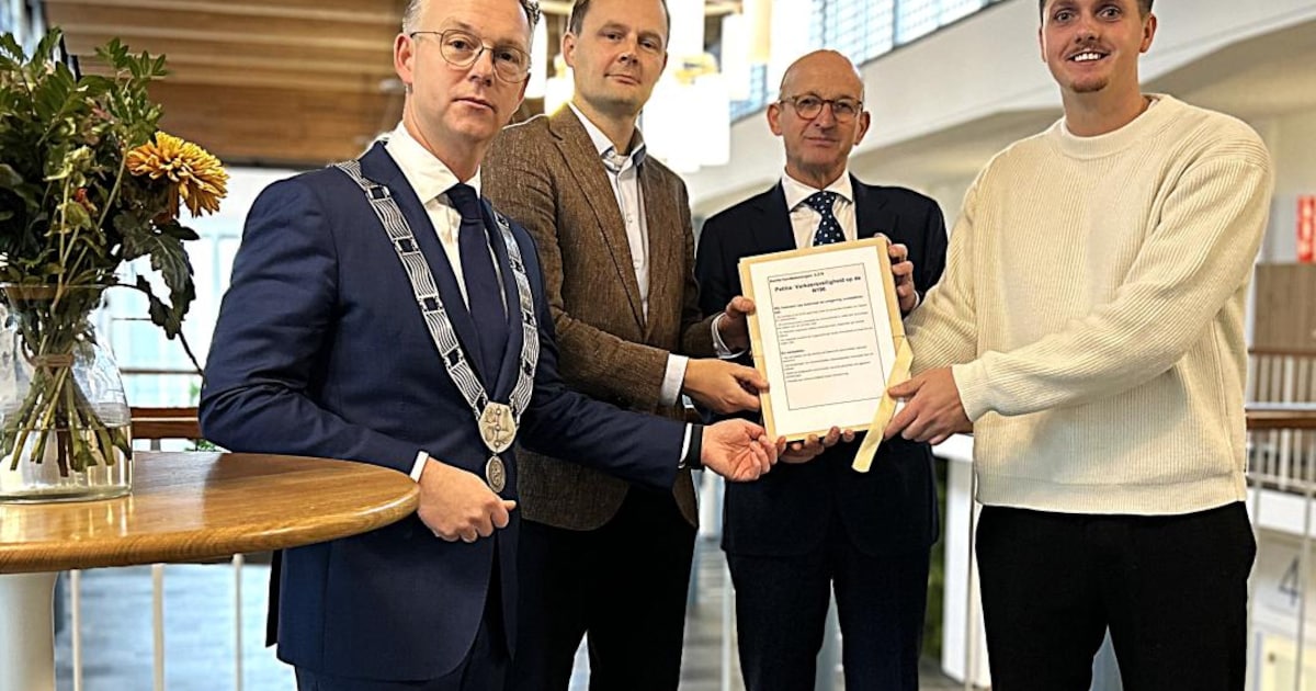 Robin Cardoso de Bastos verzamelde 3210 handtekeningen voor herontwerpen van rotondes in Aalsmee