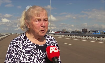 Buurvrouw Nel kijkt tevreden terug op zes jaar A16-bouw: 'Ik geniet ervan'