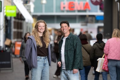 Violet (30) en Bart (41) mogen samen sleutelen aan de binnenstad van Deventer: ‘Je moet blijven verr