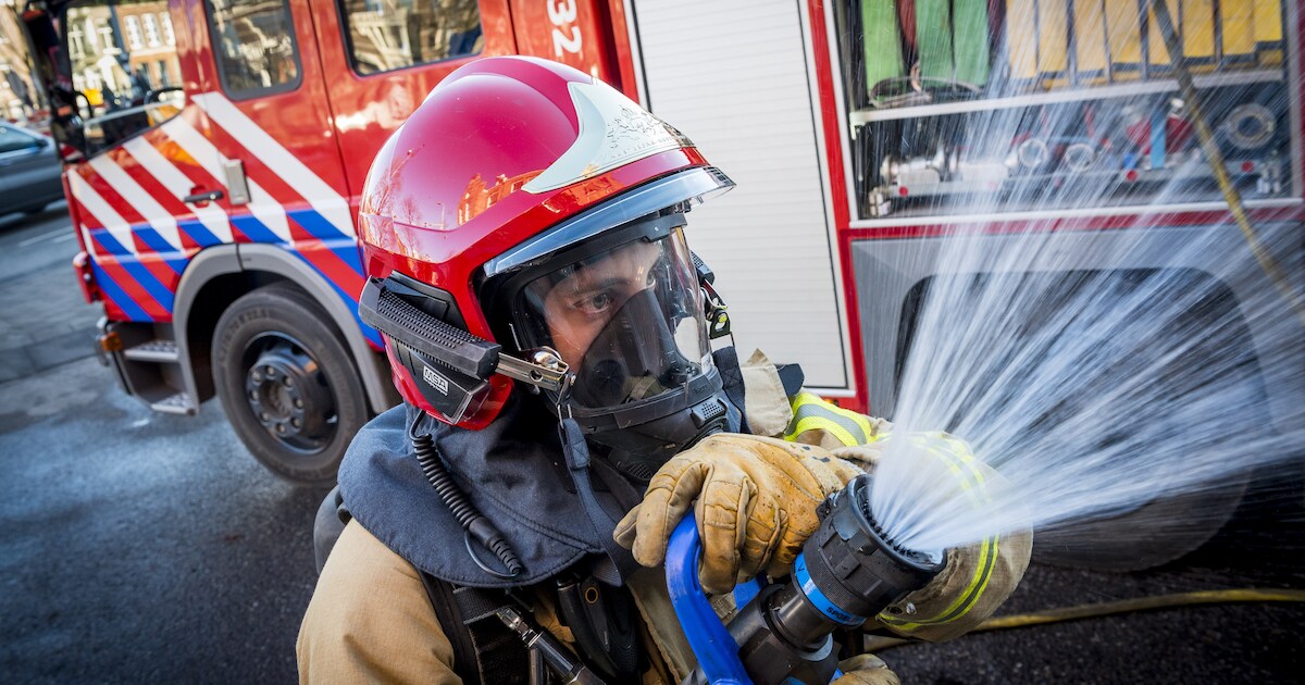 Woning vliegt in brand na blikseminslag in Terschelling
