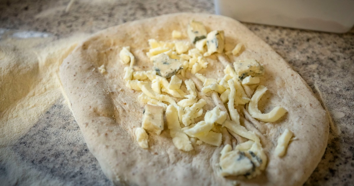 Groesbeekse jeugd bakt pizza's om elkaar beter te leren kennen