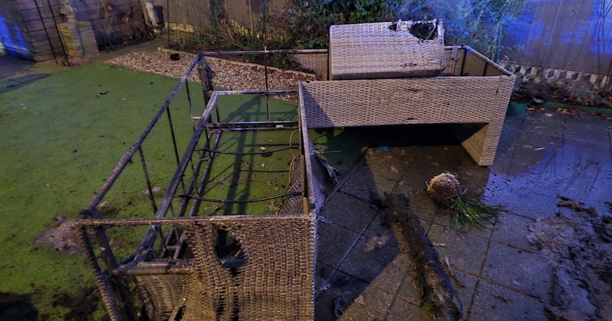 Tuinmeubel gaat in vlammen op in achtertuin van woning in Wageningen