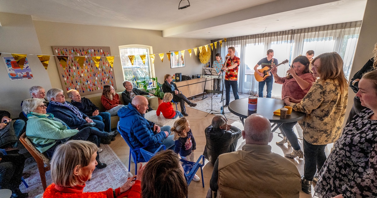 Gluren bij de Buren keert terug in Alphen: hosts en artiesten gezocht