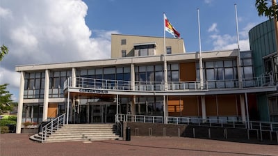 het-gemeentehuis-van-barendrecht