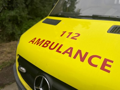 Vrouw (82) uit Lommel raakt gewond bij botsing op kruispunt in Hulshout