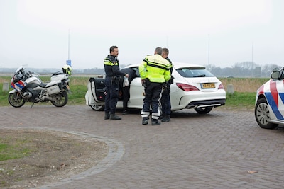 Man slingert door Waalwijk en wordt aangehouden na positieve drugstest