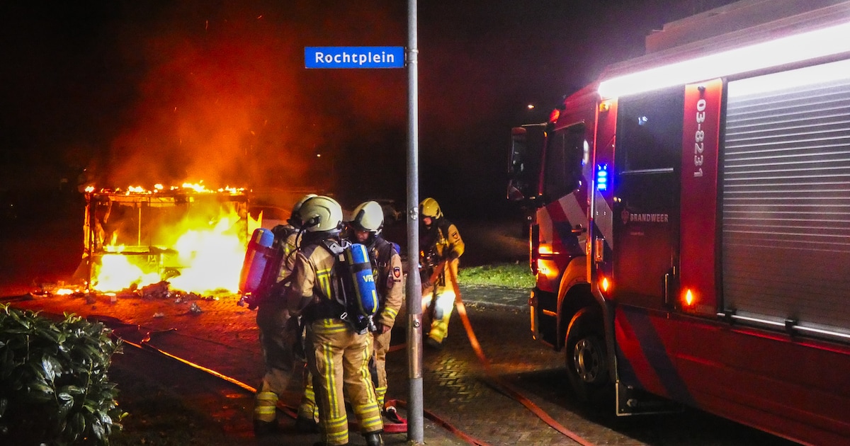 Aanhanger in brand op het Rochtplein in Assen