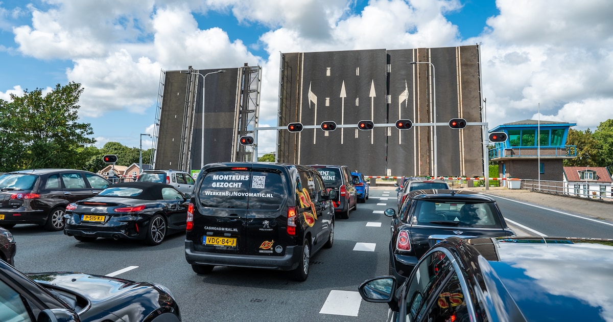 Leimuiderbrug blijft haperen: ‘Dit wordt langzamerhand een soap’