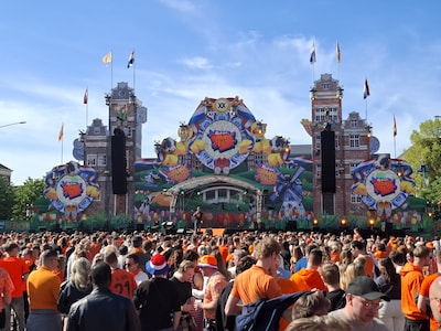 Liveblog Koningsnacht 2026 | Feest begint uren vroeger • Op de Trans is het al lekker druk • plassen