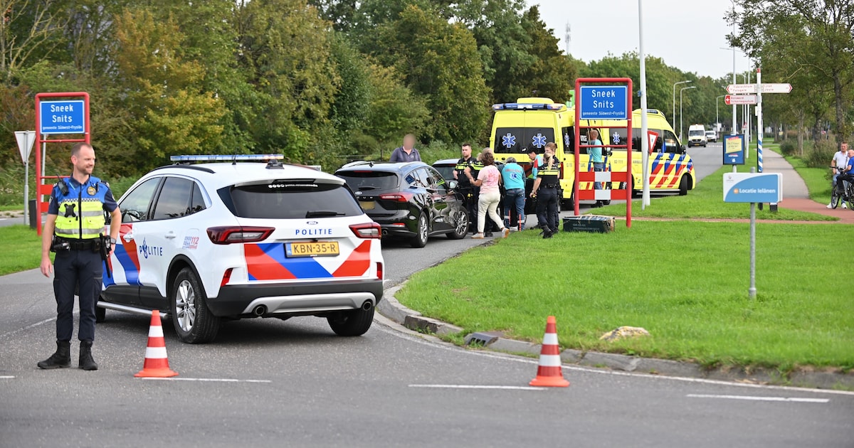 Eén gewonde bij kop-staartbotsing in Sneek