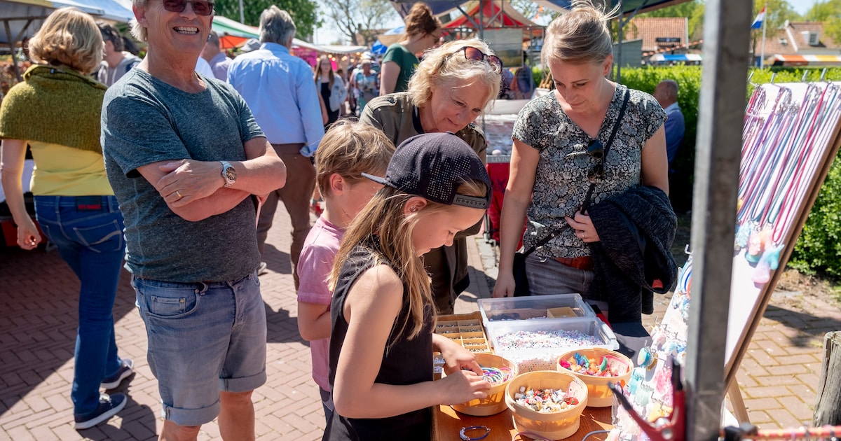 Montfoort viert Lentemarkt met eendjesrace, polstokklimmen en open terrassen