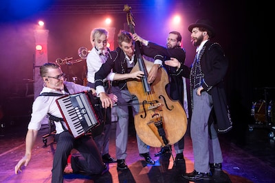 Släpstick brengt klassieke muziek en comedy naar Theater Lampegiet