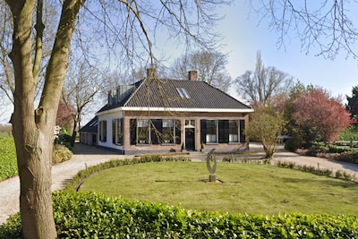 Rust en ruimte! 7 x deze Zwolse woningen met een flinke lap grond staan te koop