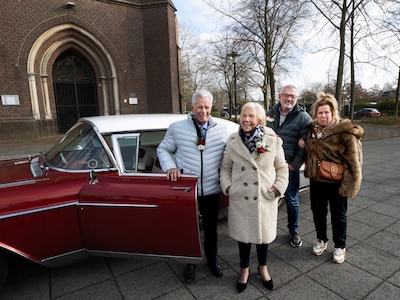 Kinderen verrassen Jos en Ria met ‘trip down memory lane’ voor diamanten huwelijk: ‘We hebben een go