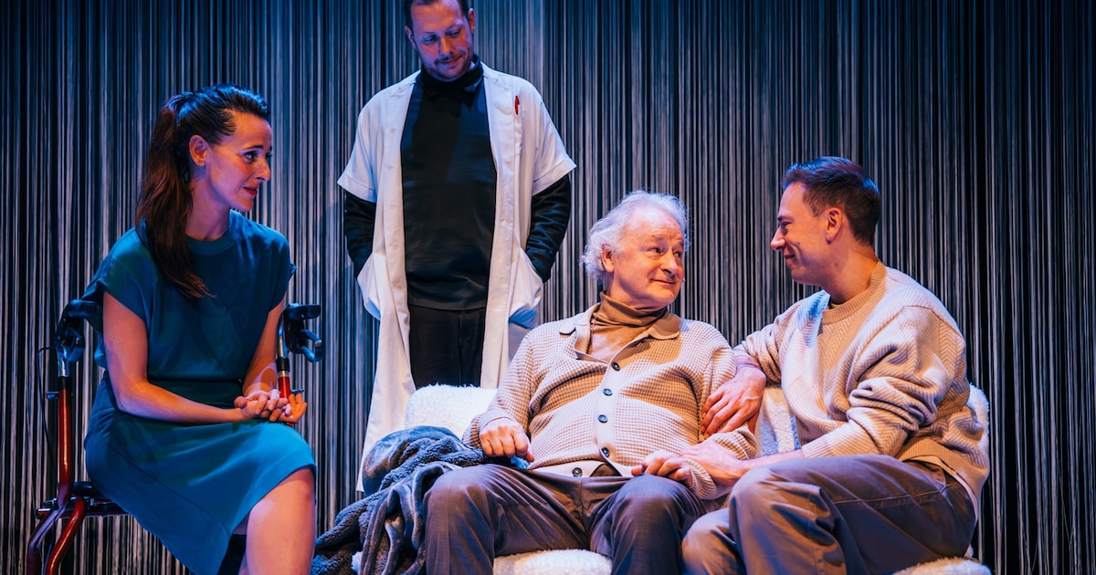 Nieuw toneelstuk Mist brengt het verhaal van oud performer met dementie op de planken