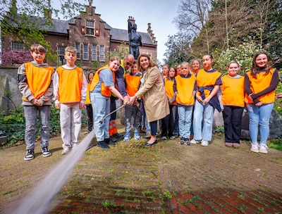 Overdracht van Tiels oorlogsmonument ‘De Krijger’ en briljanten paar in Ochten