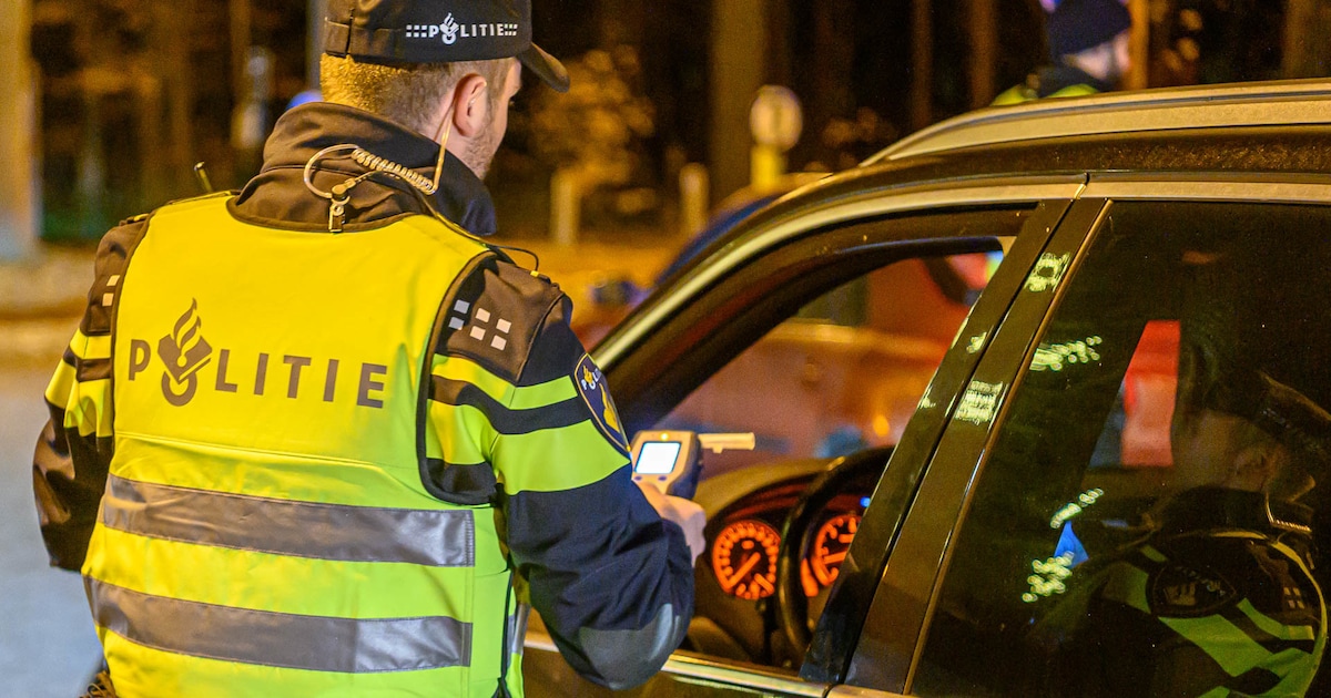 Man (30) uit Geldrop maakt het bont: rijdt onder invloed en zonder geldig rijbewijs, maar heeft ook 