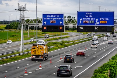 File wegens ongeval op A50 in Ewijk, twee rijstroken dicht