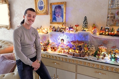 Binnenkijken bij het kersthuis van zanger Chicco: 'Ik koop al kerstspullen in augustus'