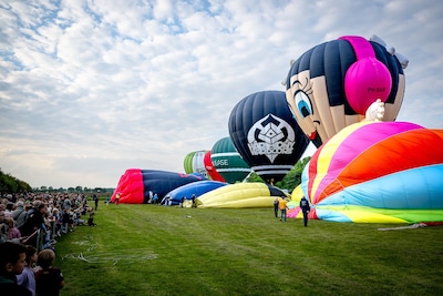 Eerste dag Ballonfestival Tilburg trekt honderden toeschouwers