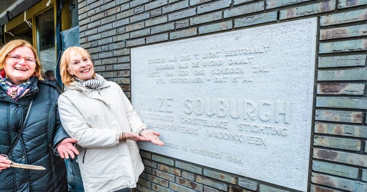Oude eerste steen onthuld bij nieuwbouw Souburgh in Waddinxveen