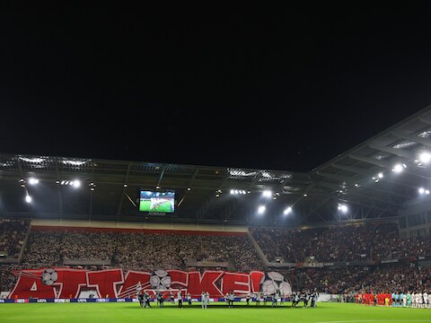 Het Europa Park Stadion in het Duitse Freiburg: Vele honderden supporters kunnen niet achter FC Utrecht aan reizen, omdat ze naast een wedstrijdticket grepen voor 23 oktober.