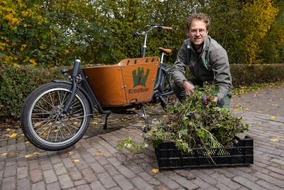 In de woestijn besluit Christiaan (36) zijn leven om te gooien, nu vergroent deze ‘straatboer’ overa
