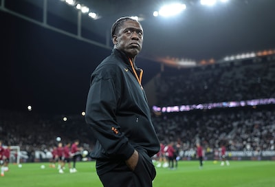Clarence Seedorf danst bij ‘debuut’ met fans Corinthians, maar ziet zijn ploeg opnieuw niet winnen