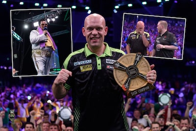 Toernooiwinnaar Van Gerwen stuurt ‘Elvis’ weg tijdens dartspartij: ‘Wilde ‘m een knal voor z’n kop geven, haha’