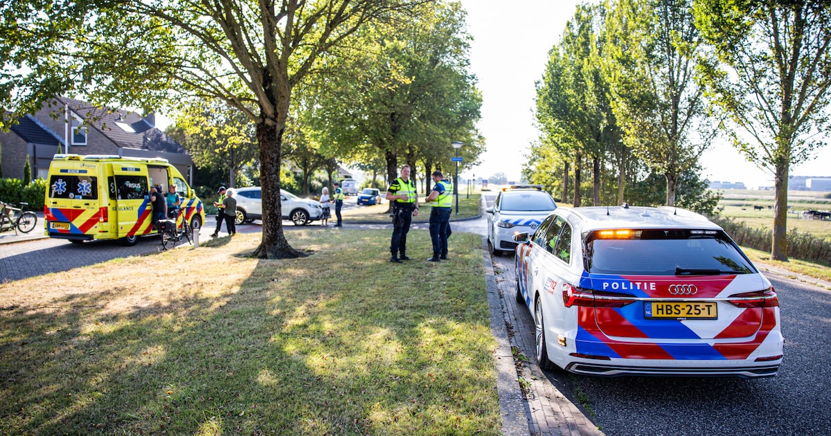 Fietsster gewond na botsing met auto in Midlum