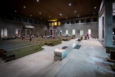 ‘Het mooiste gebouw van Brabant’ of ‘een betonnen lekbak’: wat moet er gebeuren met kerk van Odiliap