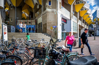 Treurige toestand rond kubuswoningen doet Rotterdamse politiek verdriet: ‘Zijn hét visitekaartje van de stad’