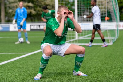 Groene fiets in kleedkamer en vijf rode kaarten in één duel: lees hier alles over het amateurvoetbal