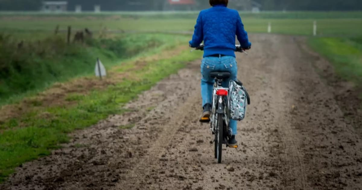 Gemeente Tytsjerksteradiel waarschuwt voor modder op de weg