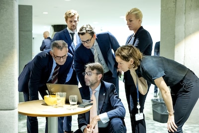 Laptop op schoot, in een gangetje: de plannen van Prinsjesdag werden al eens eerder verbouwd