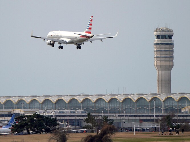 Schermen van Amerikaanse luchtverkeersleiders bij New York weer uitgevallen