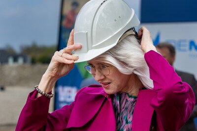 Minister Keijzer is getreuzel rondom rangeerterrein naast de Kuip zat en wil tempo met Feijenoord XL