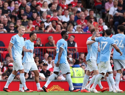 Manchester City met tien man op voorsprong bij United, goal van Haaland toch goedgekeurd