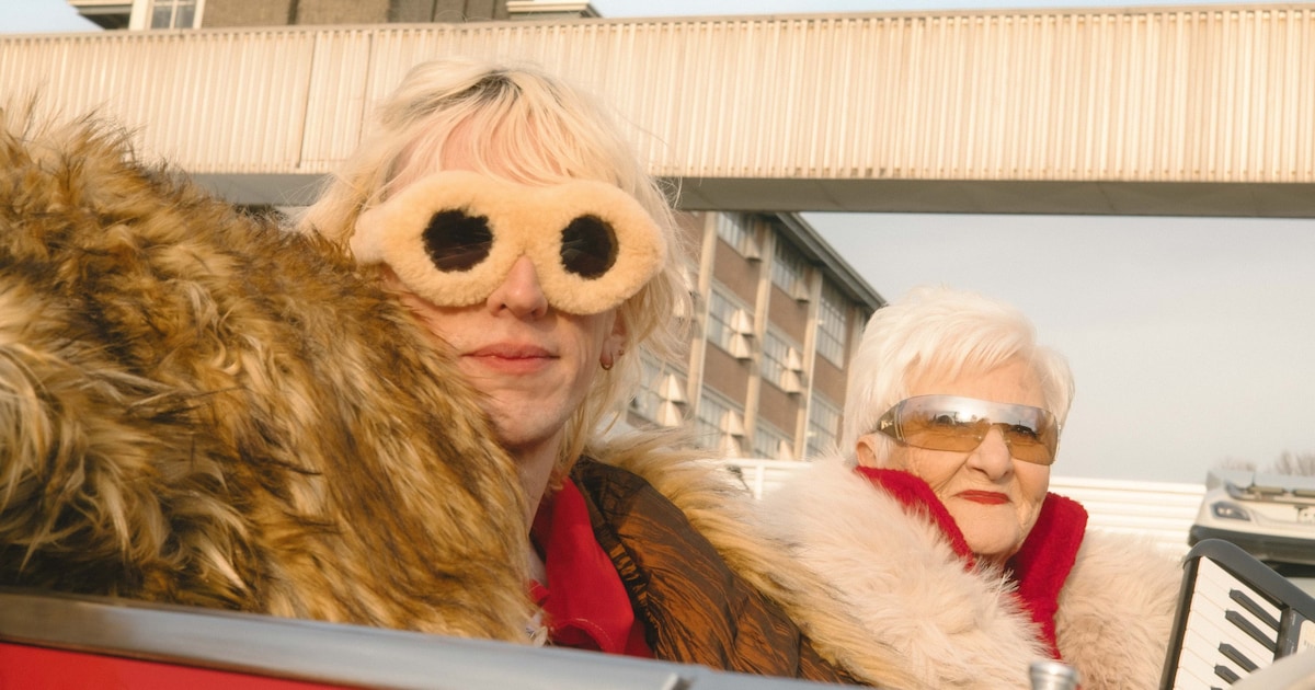 Watskeburt?! Orgel Joke en Faberyayo maken samen een verjaardagslied