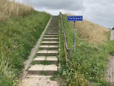 Deze trap is onderdeel van een fietsroute: Lezers klagen over fietsonvriendelijke plekken en gevaarl
