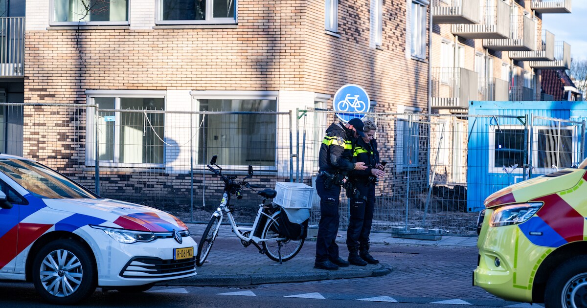 Fietser gewond na botsing op de Hoofdstraat in Hoogezand, traumahelikopter geland