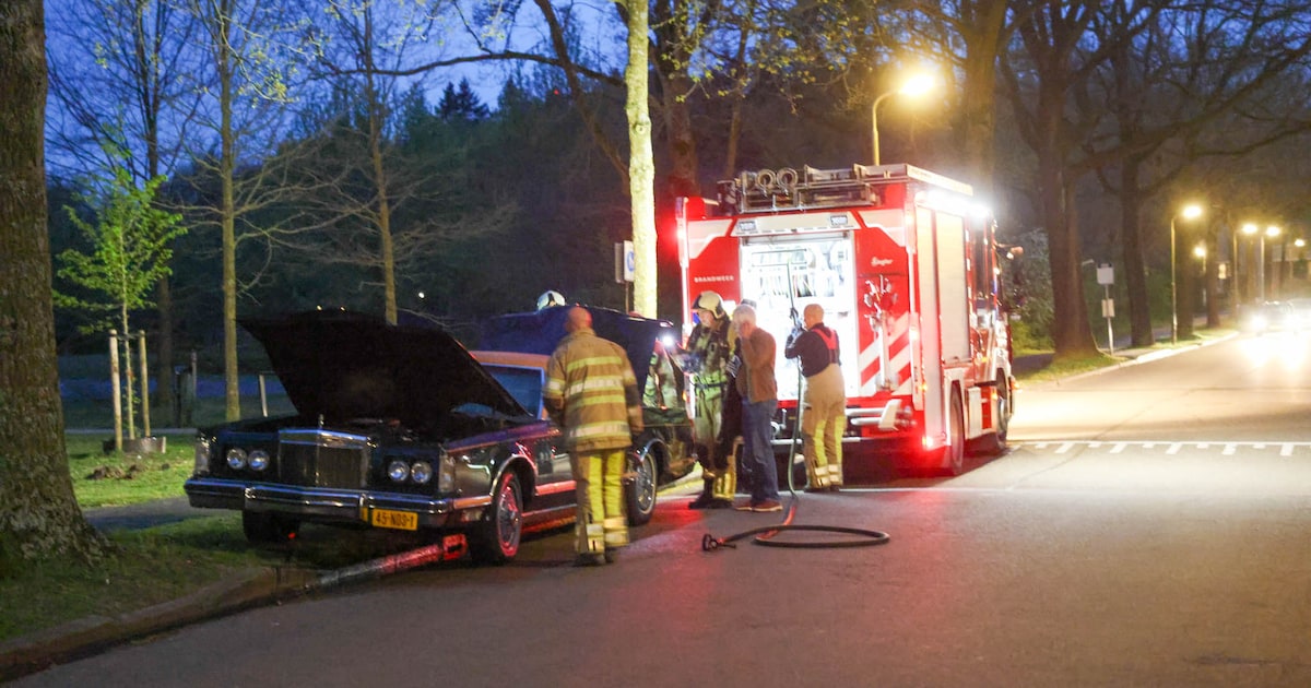 Brandweer controleert oldtimer in Amersfoort na brandmelding