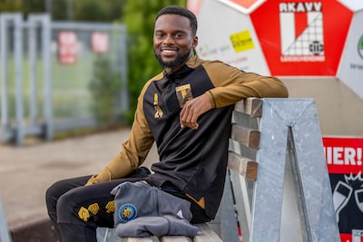 Video’s op LinkedIn brachten Lovette bijzonder voetbalavontuur in Zweden: ‘Heb zelfs de taal geleerd