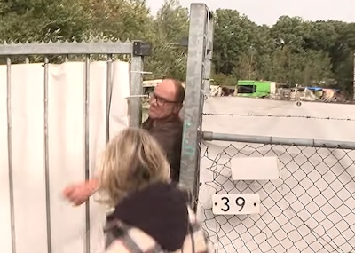 Krakers moeten weg, maar in Eindhoven loopt bezoek van PowNed volledig uit de hand